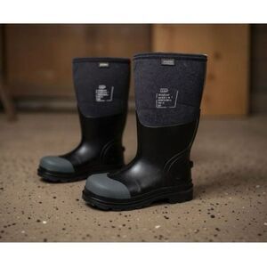 NWT Bogs Black Forge Steel Toe Snow Work Boots Size Men 4 Women 6